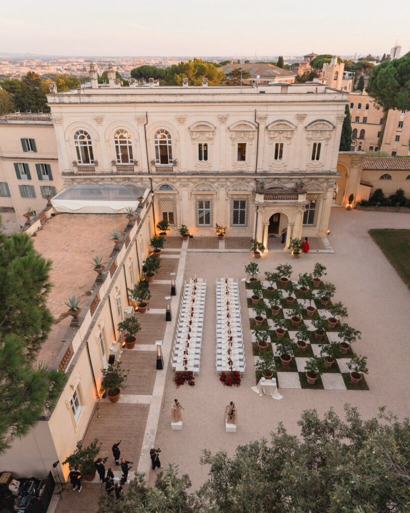 Drohnenaufnahme der Hochzeitslocation Villa Aurelia Rom